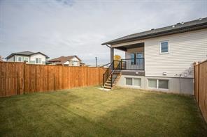 335 Spruce Street, Home with 3 bedrooms, 2 bathrooms and 2 parking in Red Deer County AB | Image 28