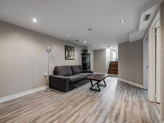129 Thistle Down Blvd, House detached with 4 bedrooms, 2 bathrooms and 5 parking in Toronto ON | Image 18