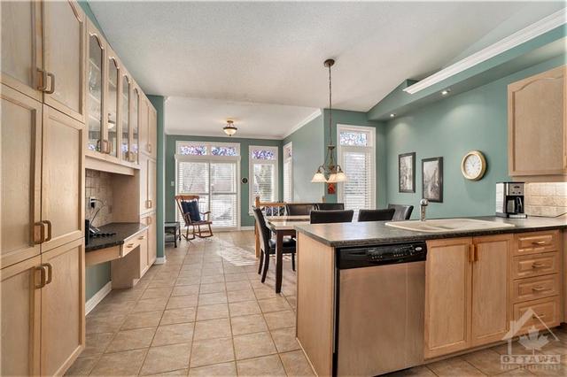 62 Sable Run Drive, Townhouse with 3 bedrooms, 3 bathrooms and 6 parking in Ottawa ON | Image 12