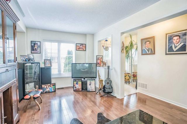 154 Gas Lamp Lane, House semidetached with 3 bedrooms, 2 bathrooms and 2 parking in Markham ON | Image 15