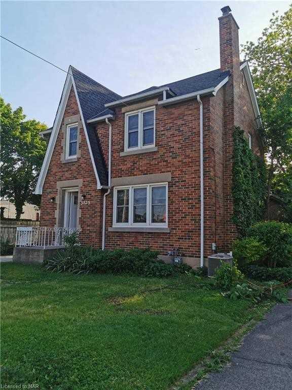 5825 Depew Ave, House detached with 3 bedrooms, 3 bathrooms and 3 parking in Niagara Falls ON | Image 1