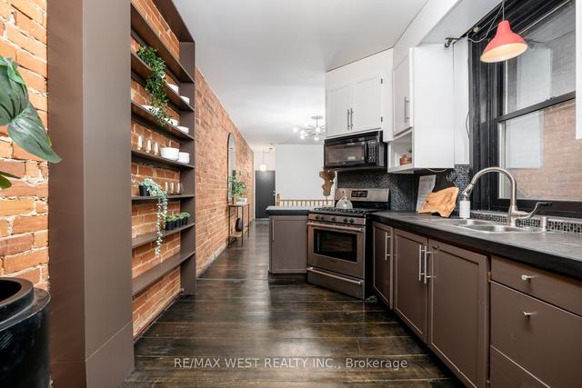 2185 Dundas St W, House attached with 3 bedrooms, 3 bathrooms and 0 parking in Toronto ON | Image 39