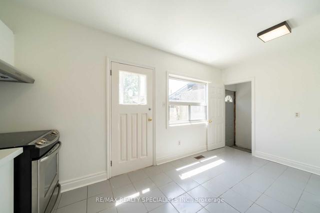 29 Goodwood Ave, House detached with 3 bedrooms, 2 bathrooms and 2 parking in Toronto ON | Image 31