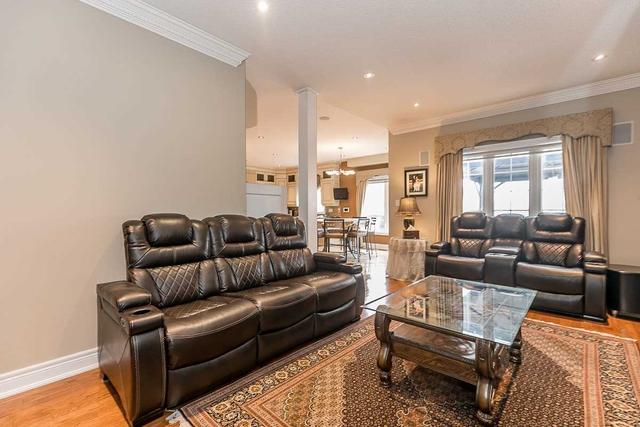 37 Little Ashley Dr, House detached with 4 bedrooms, 5 bathrooms and 6 parking in Vaughan ON | Image 6