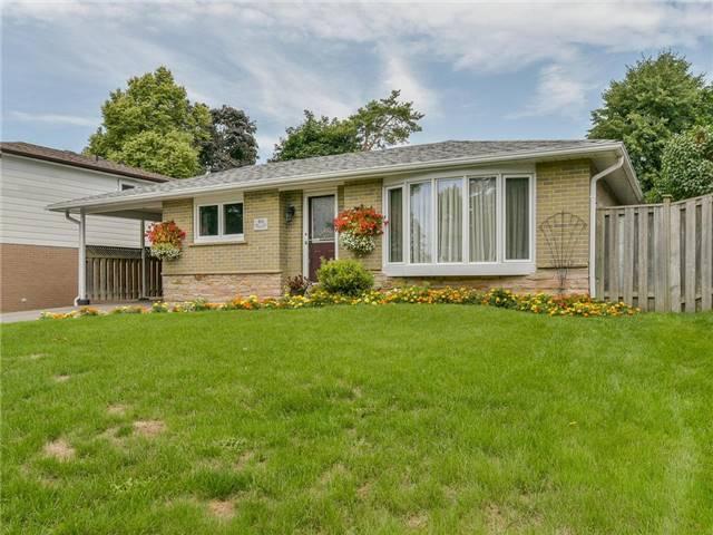 80 Clover Ridge Dr E, House detached with 3 bedrooms, 2 bathrooms and 2 parking in Ajax ON | Image 1