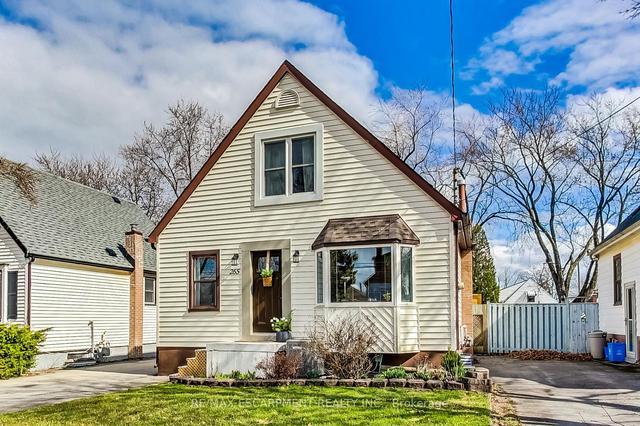 265 East 26th St, House detached with 3 bedrooms, 1 bathrooms and 5 parking in Hamilton ON | Image 12