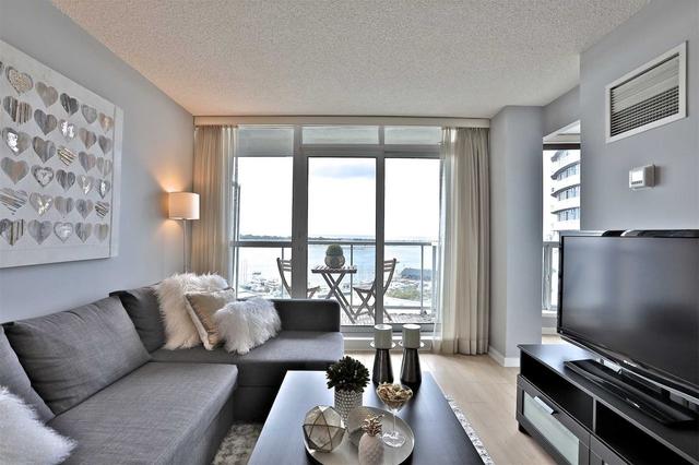 1710 - 208 Queens Quay W, Condo with 1 bedrooms, 2 bathrooms and 1 parking in Toronto ON | Image 7