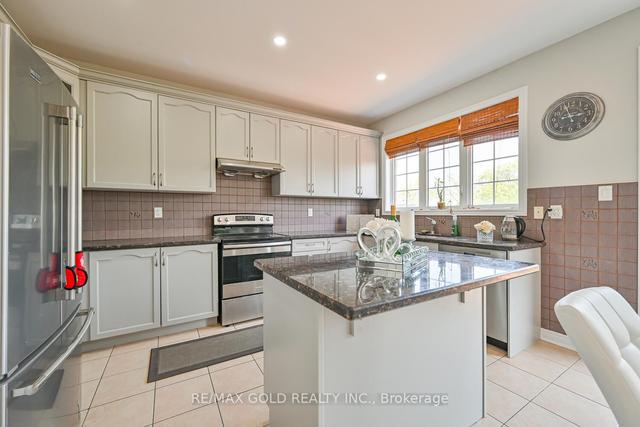14 Covebank Cres, House detached with 4 bedrooms, 5 bathrooms and 8 parking in Brampton ON | Image 6
