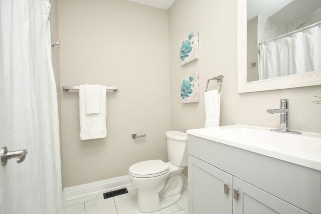 42 Bexley Cres, House detached with 2 bedrooms, 2 bathrooms and 2 parking in Toronto ON | Image 5