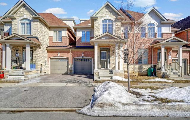 124 Living Cres, House attached with 3 bedrooms, 4 bathrooms and 2 parking in Markham ON | Image 1
