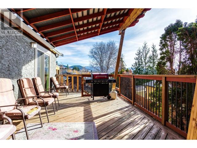 1210 Panorama Lane, House detached with 6 bedrooms, 3 bathrooms and 9 parking in Kelowna BC | Image 14