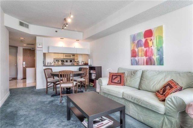 1412 - 38 Elm St, Condo with 1 bedrooms, 1 bathrooms and 0 parking in Toronto ON | Image 2
