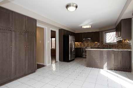 79 Edenbridge Dr, House detached with 4 bedrooms, 5 bathrooms and 4 parking in Vaughan ON | Image 6