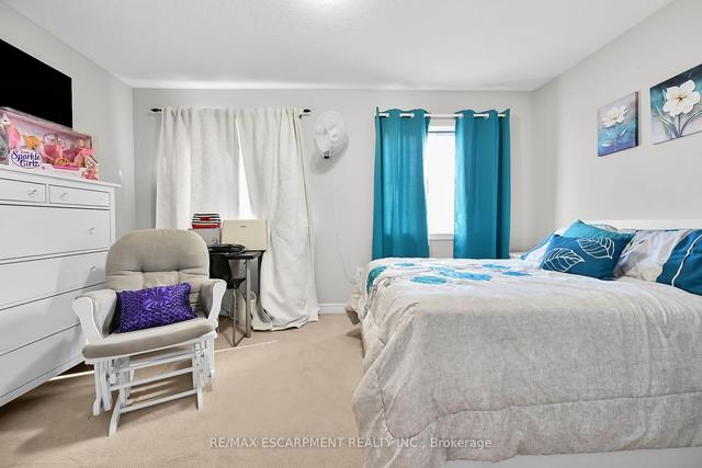 43 Viking Dr, House attached with 2 bedrooms, 2 bathrooms and 3 parking in Hamilton ON | Image 7
