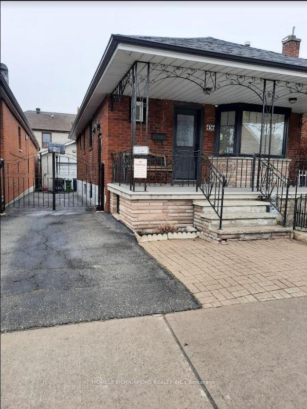 436 Oakwood Ave, House detached with 2 bedrooms, 2 bathrooms and 4 parking in Toronto ON | Image 15