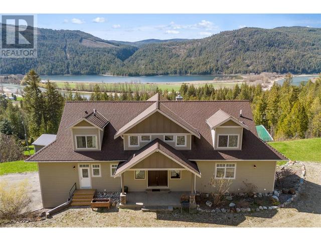8097 Seed Road, House detached with 5 bedrooms, 4 bathrooms and 4 parking in North Okanagan F BC | Image 3