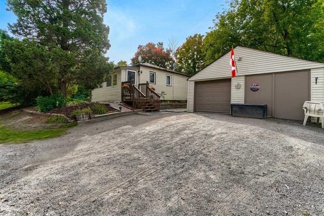 155 Elmpine Tr, House detached with 3 bedrooms, 1 bathrooms and 5 parking in King ON | Image 33