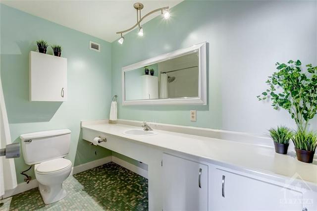 Full Bathroom with lots of space | Image 19