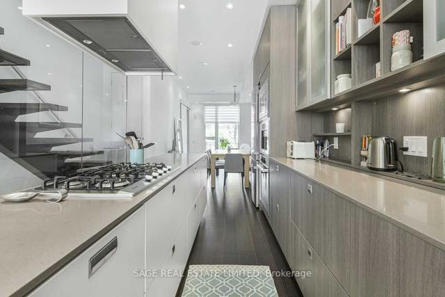 494 Shaw St, House attached with 3 bedrooms, 3 bathrooms and 1 parking in Toronto ON | Image 18