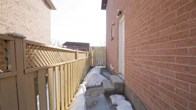 68 Atkins Circ, House detached with 3 bedrooms, 4 bathrooms and 3 parking in Brampton ON | Image 26