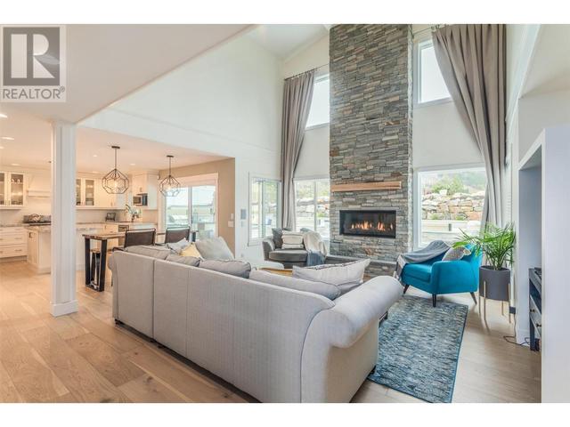 309 Tanager Drive, House detached with 6 bedrooms, 3 bathrooms and 2 parking in Kelowna BC | Image 14