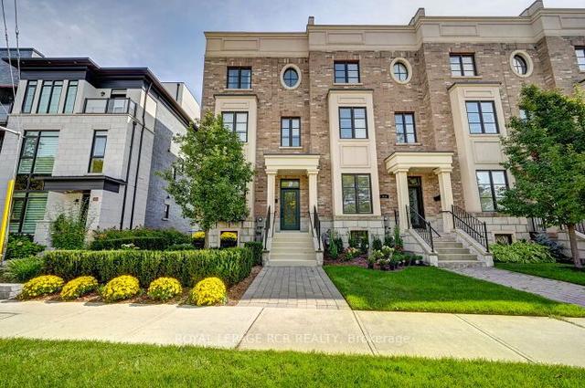 214 Rebecca St, House attached with 3 bedrooms, 4 bathrooms and 6 parking in Oakville ON | Image 1