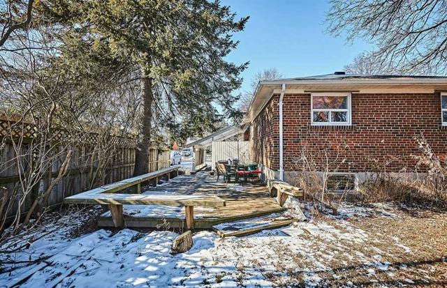109 Bell Dr, House detached with 3 bedrooms, 1 bathrooms and 2 parking in Whitby ON | Image 29