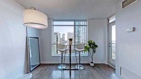 1404 - 219 Fort York Blvd, Condo with 1 bedrooms, 1 bathrooms and 1 parking in Toronto ON | Image 2