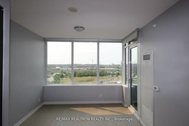s503 - 120 Bayview Ave, Condo with 1 bedrooms, 2 bathrooms and 0 parking in Toronto ON | Image 2