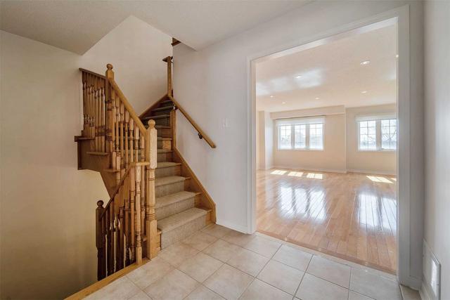 781 Candlestick Circ, House attached with 3 bedrooms, 4 bathrooms and 2 parking in Mississauga ON | Image 11