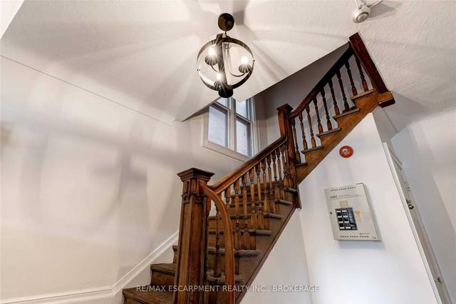 128 Herkimer St, House detached with 6 bedrooms, 5 bathrooms and 4 parking in Hamilton ON | Image 7