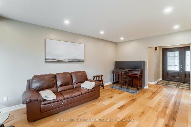 73 Stevenharris Dr, House detached with 3 bedrooms, 2 bathrooms and 3 parking in Toronto ON | Image 28