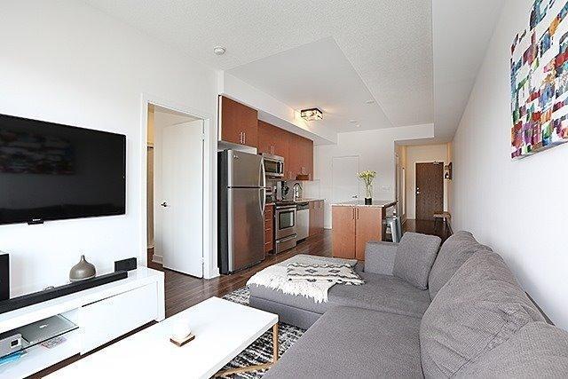 702 - 260 Sackville St, Condo with 1 bedrooms, 1 bathrooms and 1 parking in Toronto ON | Image 3