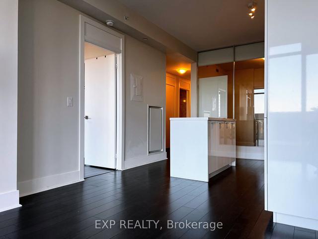 1506 - 32 Davenport Rd, Condo with 2 bedrooms, 2 bathrooms and 0 parking in Toronto ON | Image 7