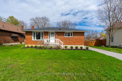 100 Colborne St W, House detached with 3 bedrooms, 2 bathrooms and 3 parking in Kawartha Lakes ON | Card Image