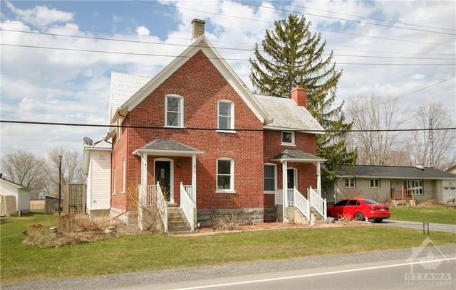 3528 County 7 Road, House detached with 5 bedrooms, 2 bathrooms and 7 parking in South Dundas ON | Image 1