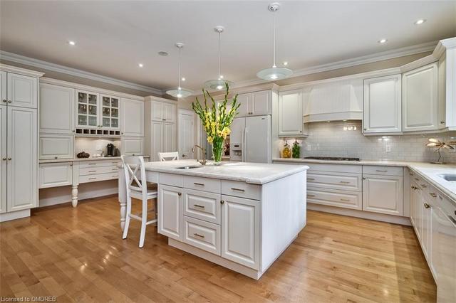 197 Forestwood Drive, House detached with 6 bedrooms, 3 bathrooms and 10 parking in Oakville ON | Image 10
