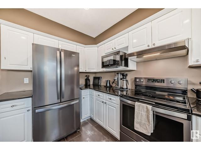 7723 111 St Nw, House semidetached with 4 bedrooms, 3 bathrooms and 4 parking in Edmonton AB | Image 12