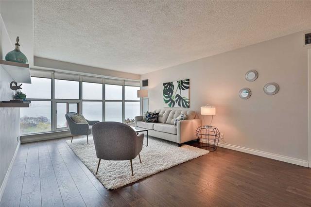 1306 - 99 Harbour Sq, Condo with 1 bedrooms, 1 bathrooms and 1 parking in Toronto ON | Image 27