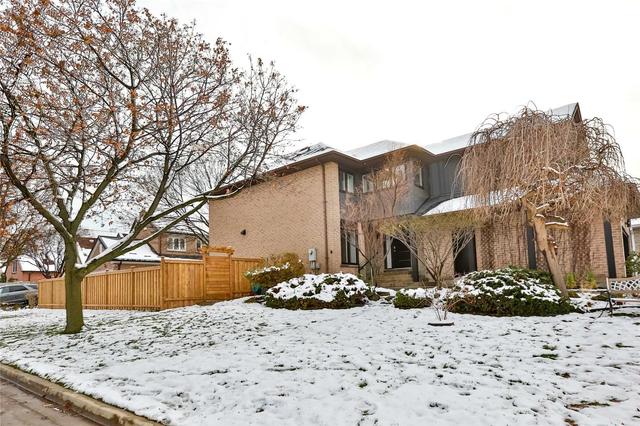 168 Kingsbridge Garden Circ, House detached with 3 bedrooms, 4 bathrooms and 4 parking in Mississauga ON | Image 35