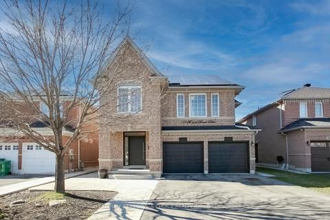 115 Botavia Downs Dr, House detached with 4 bedrooms, 5 bathrooms and 6 parking in Brampton ON | Card Image