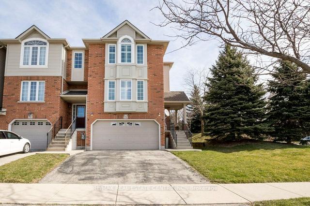 354 Dearborn Blvd, House attached with 2 bedrooms, 2 bathrooms and 4 parking in Waterloo ON | Image 1