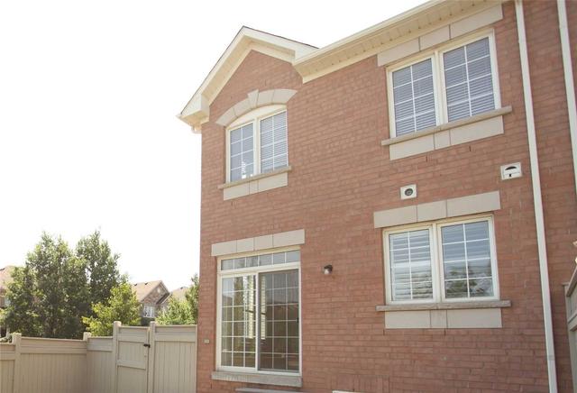 2 Westolivia Tr, House semidetached with 4 bedrooms, 4 bathrooms and 3 parking in Vaughan ON | Image 4