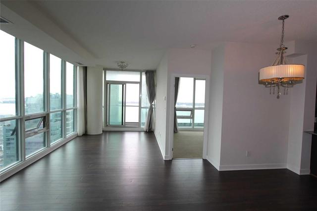 2808 - 33 Bay St, Condo with 2 bedrooms, 2 bathrooms and 1 parking in Toronto ON | Image 4