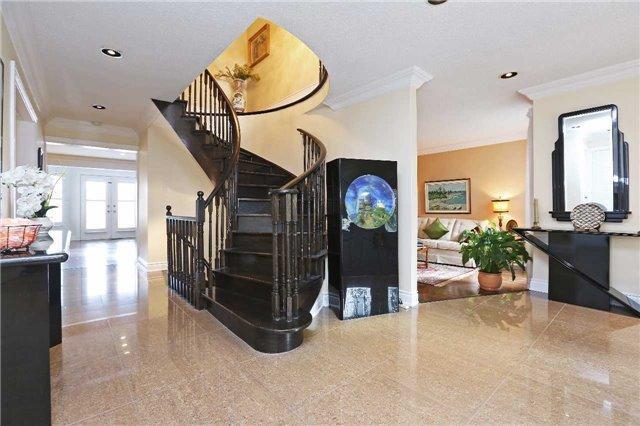 7 Brantwood Crt, House detached with 4 bedrooms, 5 bathrooms and 6 parking in Markham ON | Image 4