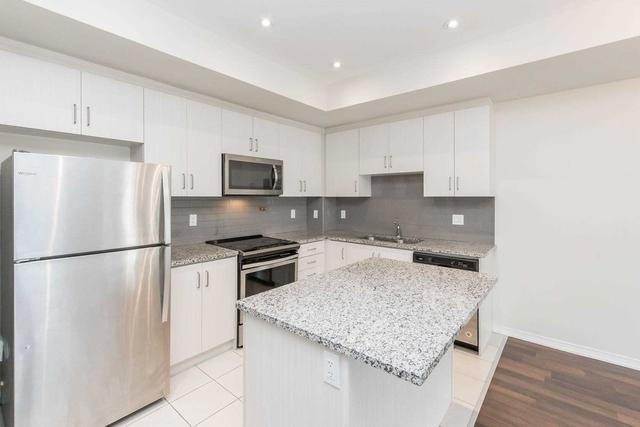 246 - 19 Applewood Lane, Townhouse with 3 bedrooms, 3 bathrooms and 1 parking in Toronto ON | Image 5