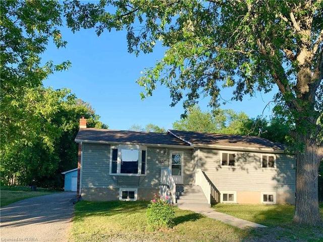 43 West St, House detached with 3 bedrooms, 2 bathrooms and 10 parking in Kawartha Lakes ON | Image 1