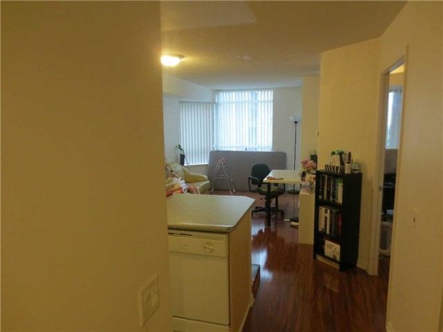 1615 - 153 Beecroft Rd, Condo with 1 bedrooms, 1 bathrooms and 1 parking in Toronto ON | Image 3