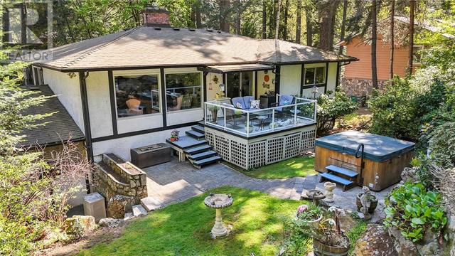 960 Carolwood Dr, House detached with 3 bedrooms, 2 bathrooms and 6 parking in Saanich BC | Image 30