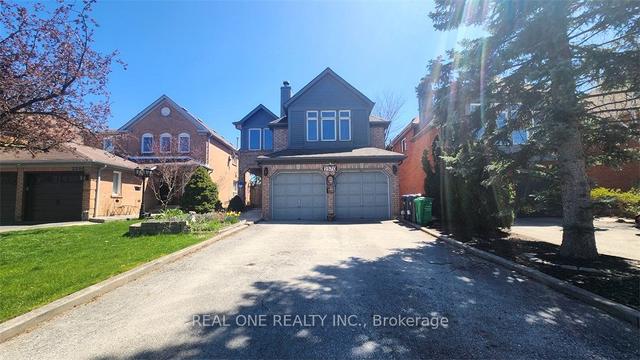 2570 Dinning Crt, House detached with 4 bedrooms, 4 bathrooms and 6 parking in Mississauga ON | Image 1
